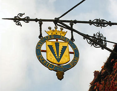 Leicester Arms sign