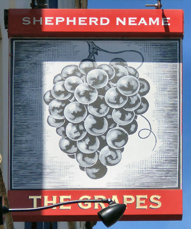 Grapes sign 2014
