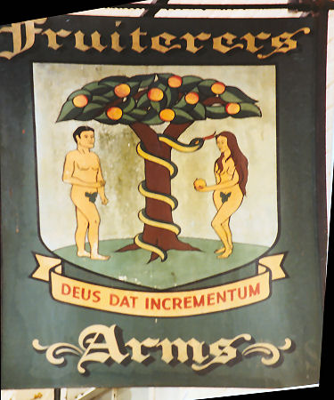 Fruiterers Arms sign 1991