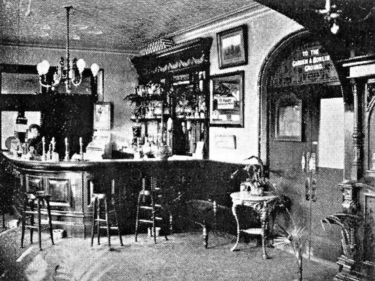 Prince of Wales saloon bar 1900