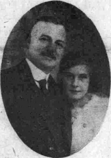 Councillor Bertram and niece Peggy 1926