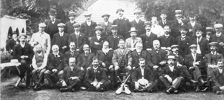 Ye Olds Beverlie Bat and Trap team 1907