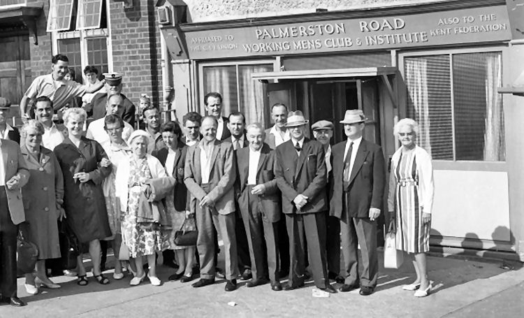 Palmerston Road Working Mans Club outing 1964