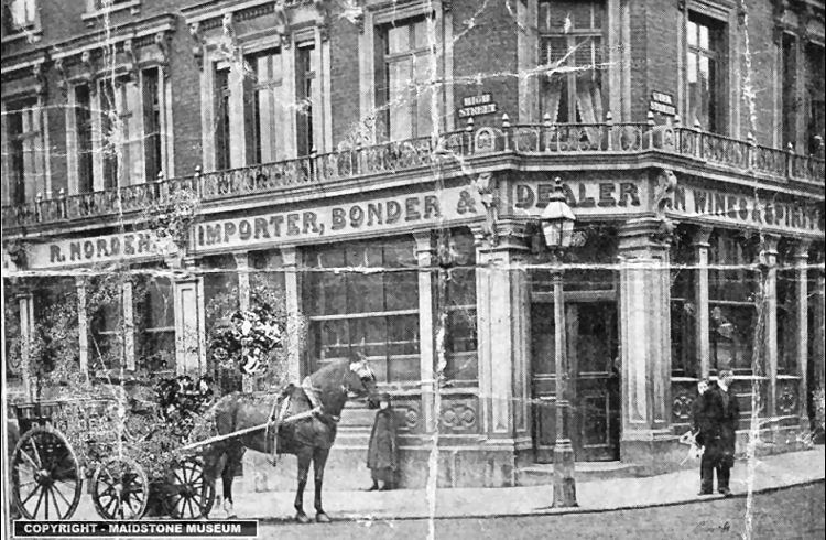 Red Lion 1890