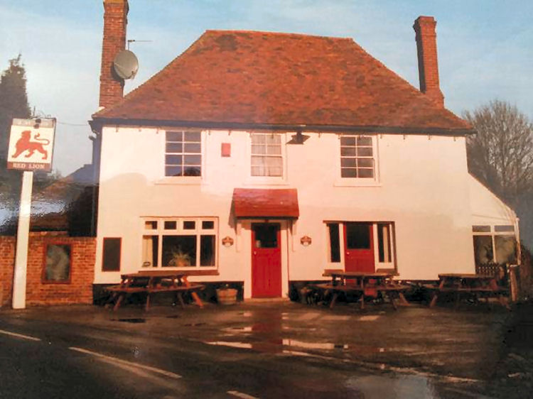 Red Lion 1990s