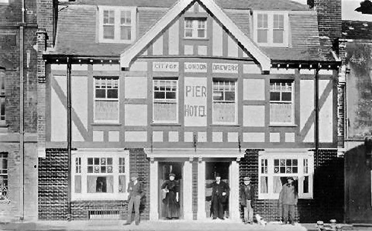 Pier Hotel 1922