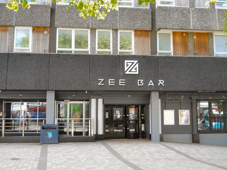 Zee Bar 2017