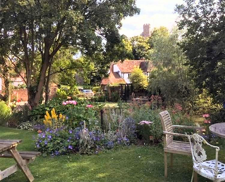 Chequers Inn garden 2019