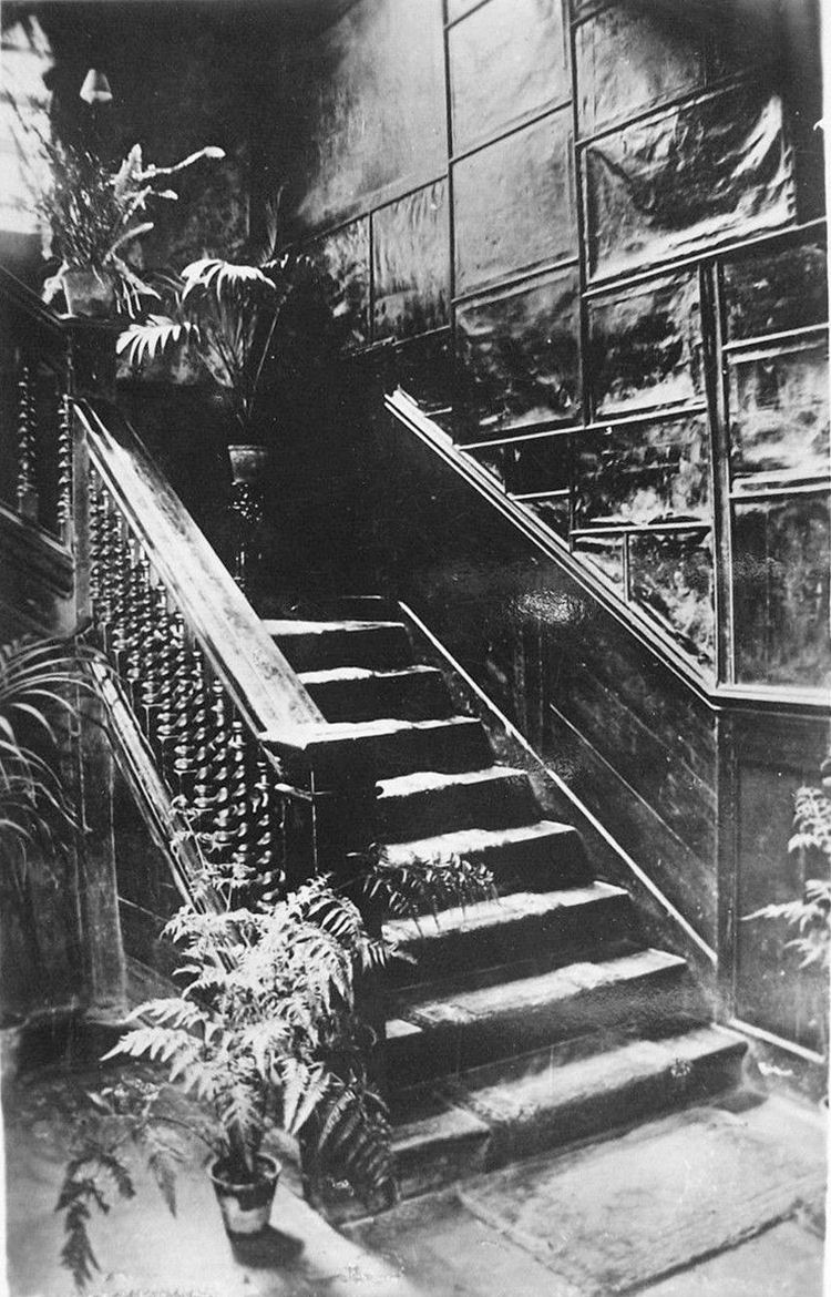 Gordon House Hotel Jacobean staircase 1900
