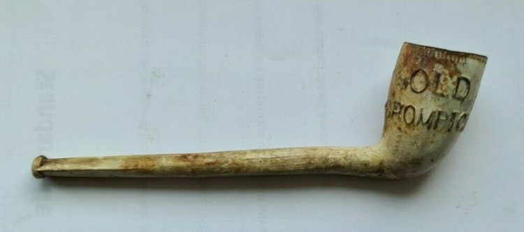 Beresford Arms clay pipe 1895