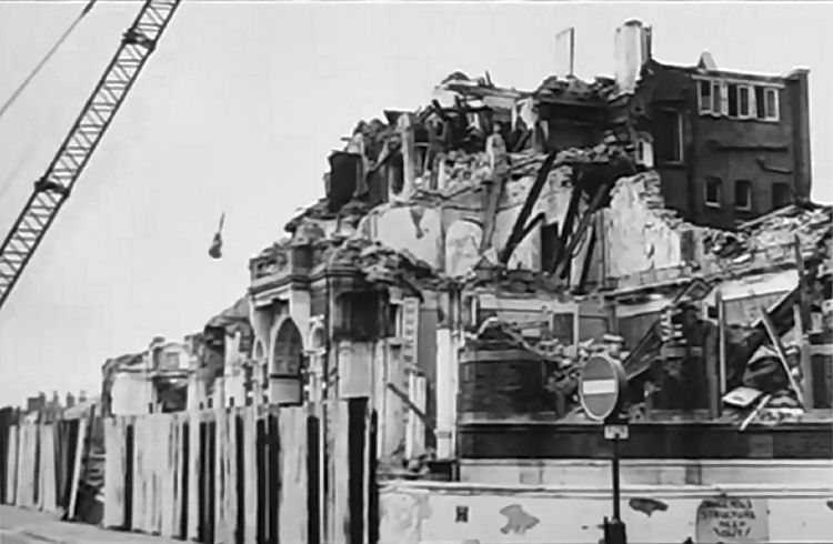 Queen's Hotel demolition 1982