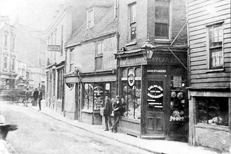 Red Lion 1900