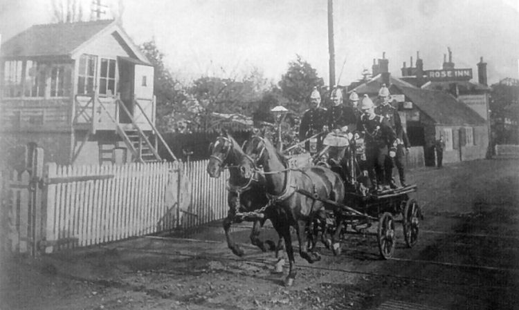 Rose Inn and fire brigade 1906