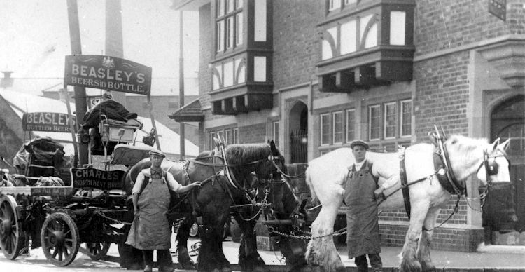 Bear and Ragged Staff delivery 1925