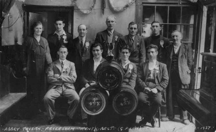 Abbey Tavern locals 1937