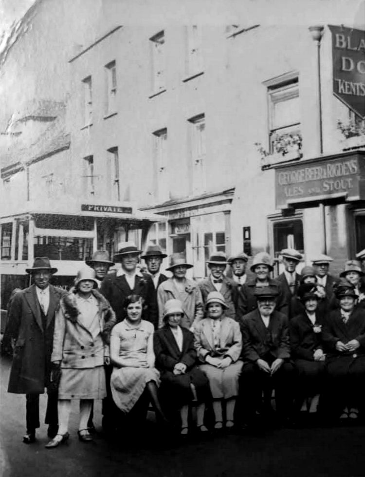 Black Dog grouip outing 1920s