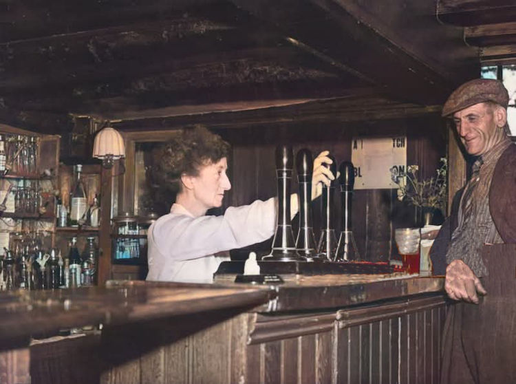 Black Lion bar 1954