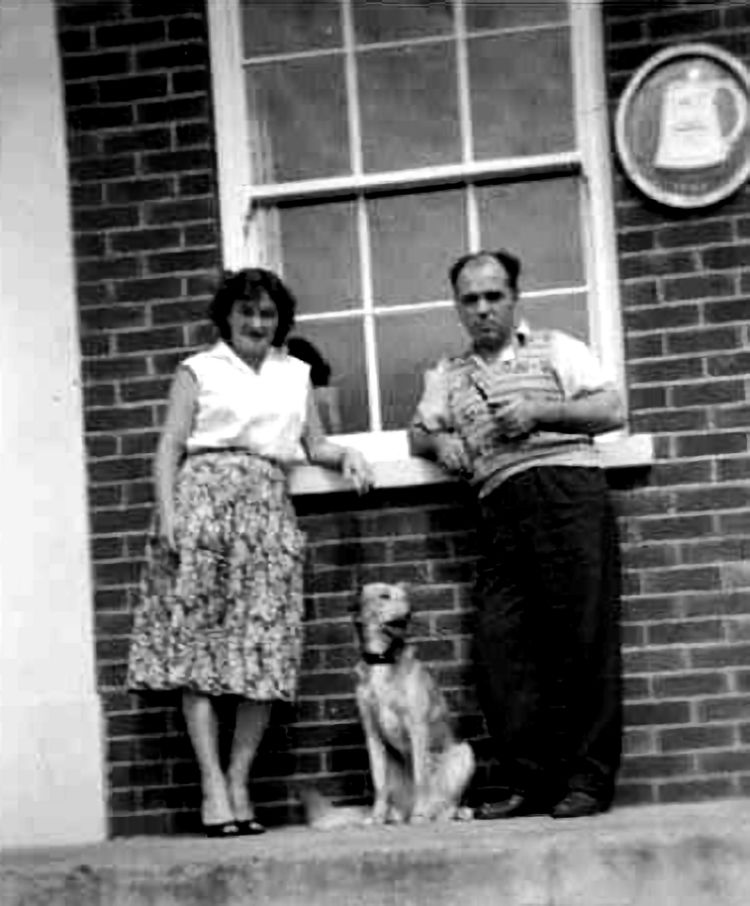 Brent's Tavern Betty & Taffy Davies 1956