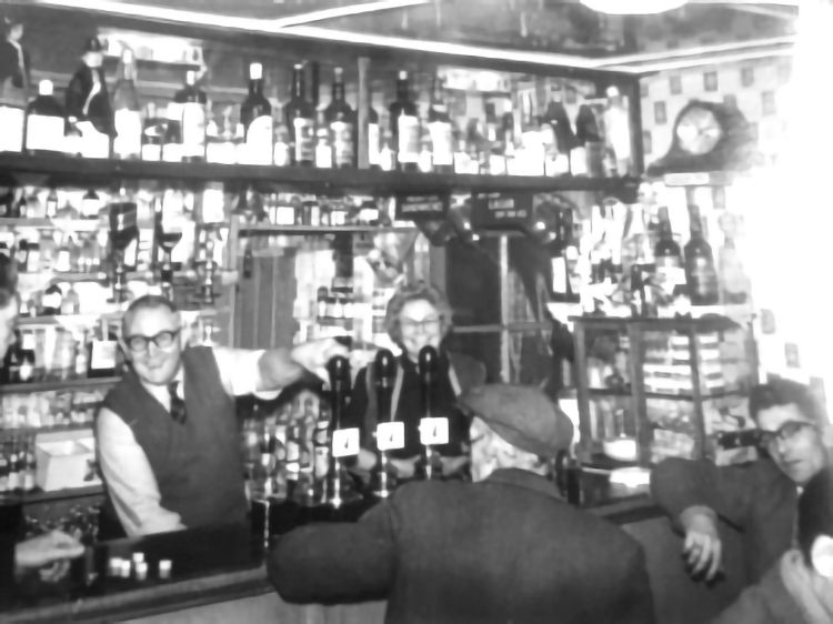Butchers Arms bar, Fred and Nancy Davis 1960