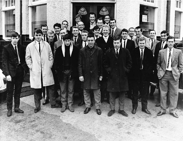 Cricketers football fans 1966