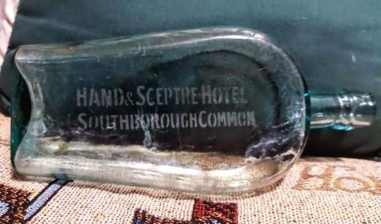 Hand and Sceptre bottle