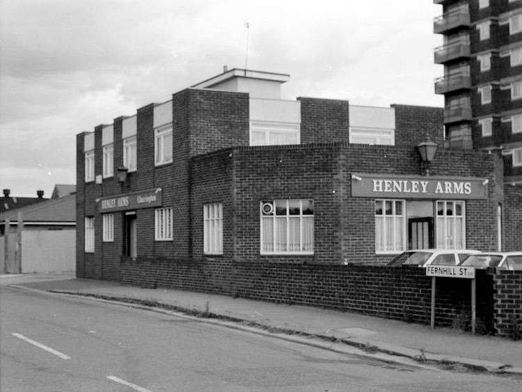 Henly Arms, 1988