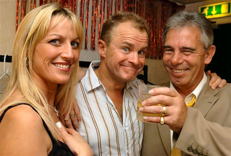 Bobby Davro with owners Tommy and Lee Dunne