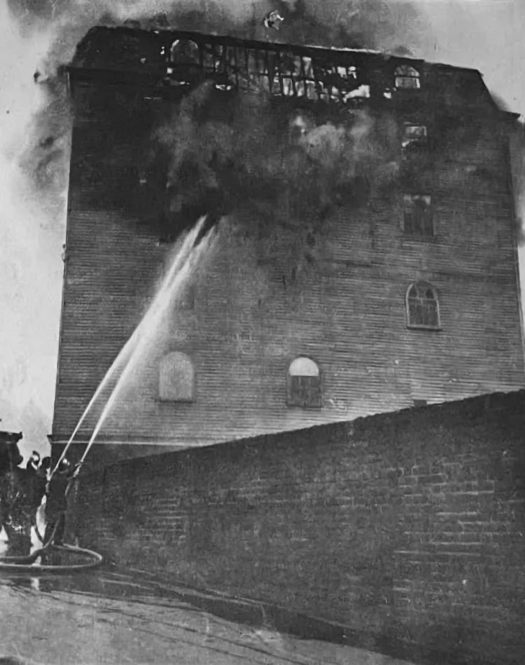 Fire at Denne's Mill 1933