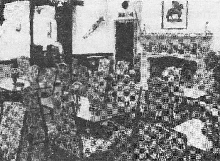 Queen's Head inside 1935