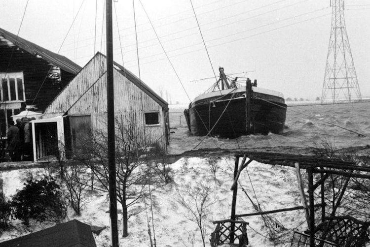 Shipwrights Arms tidal surge 1978