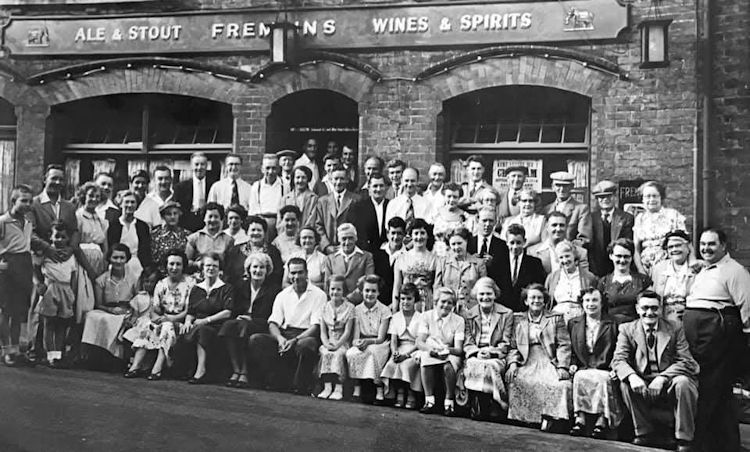 Two Brewers darts team 1950s