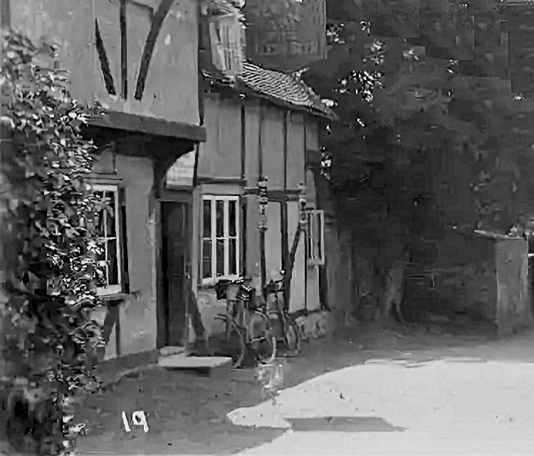 Ye Olde Yew Tree 1927