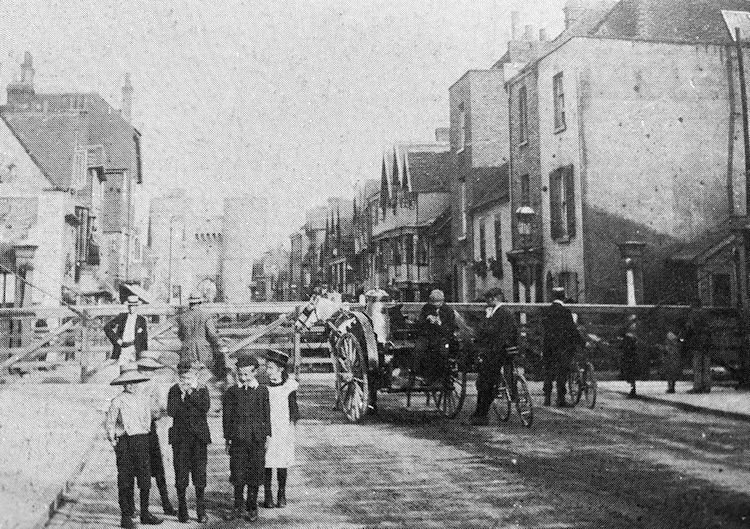 Catherine Wheel 1904