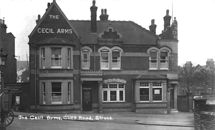 Cecil Arms 1919