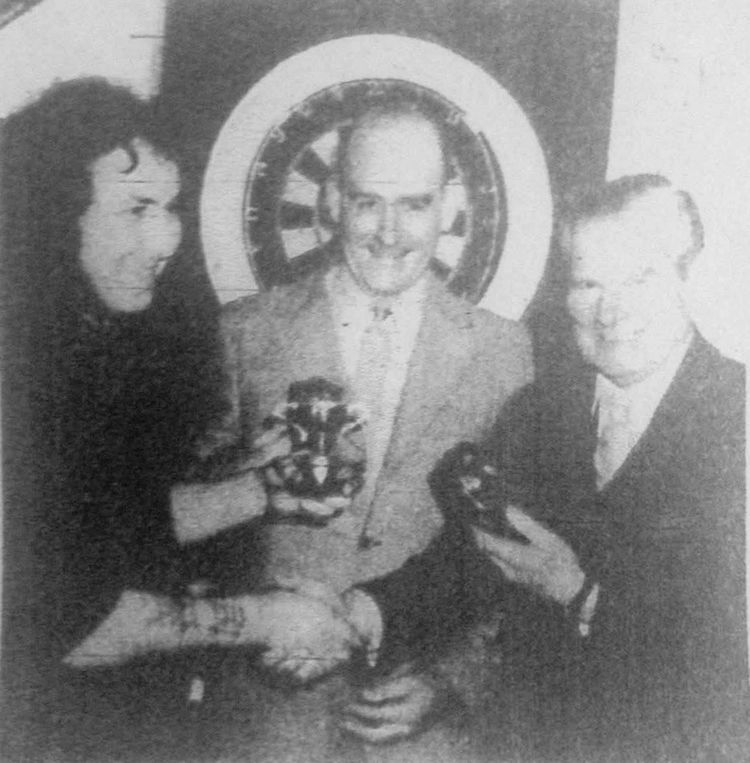 Charity Inn darts presentation 1970s