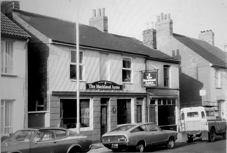 Mackland Arms 1984