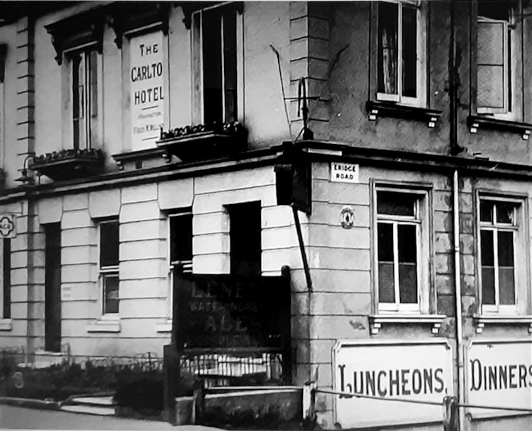 Carlton Family Hotel