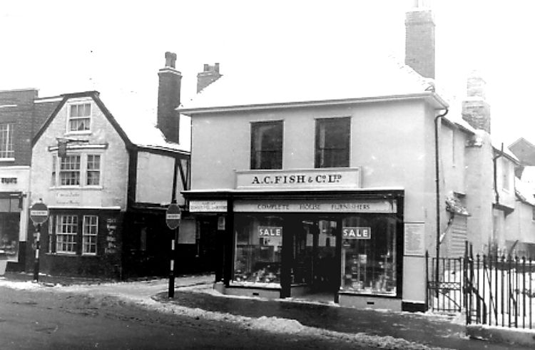 Crown and Anchor 1962