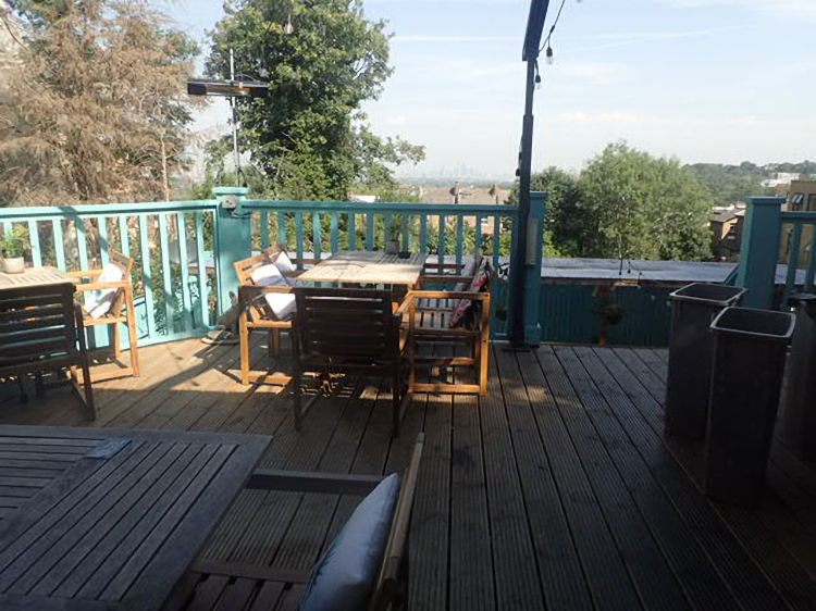 Faber Fox garden 2025