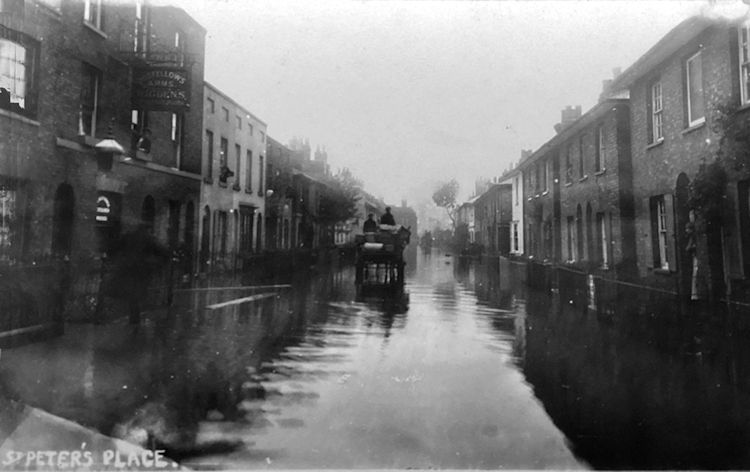 Oddfellows Arms flood 1909