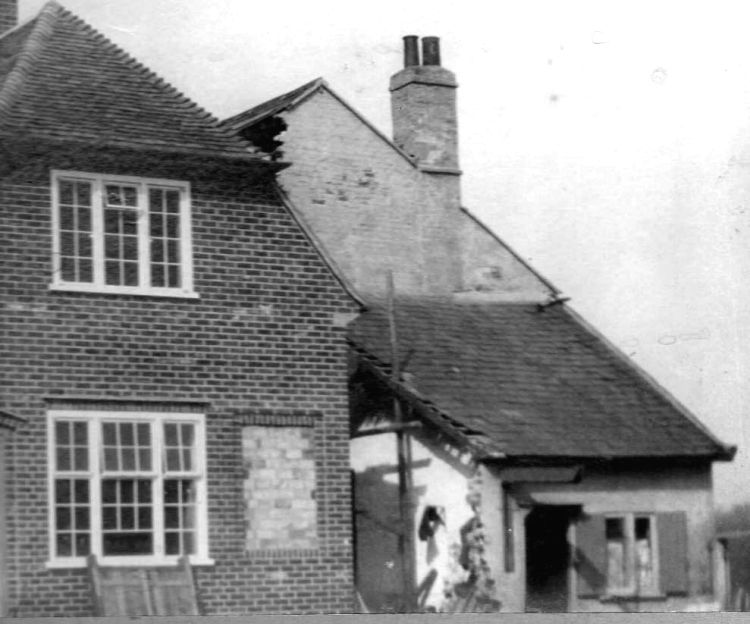 Rose and Crowns 1932