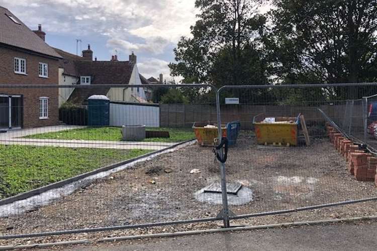 Huntsman and Horn  car park 2025