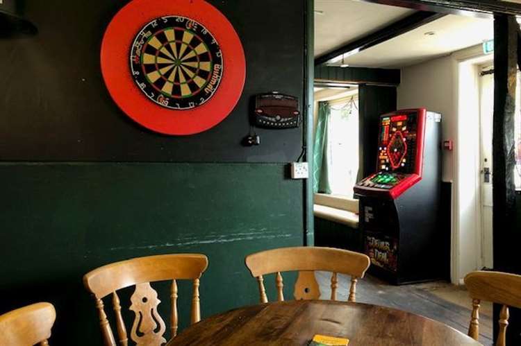 Huntsman and Horn darts 2025