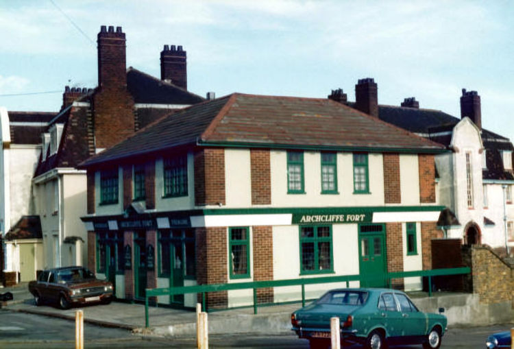 Archliffe Fort Inn 1983