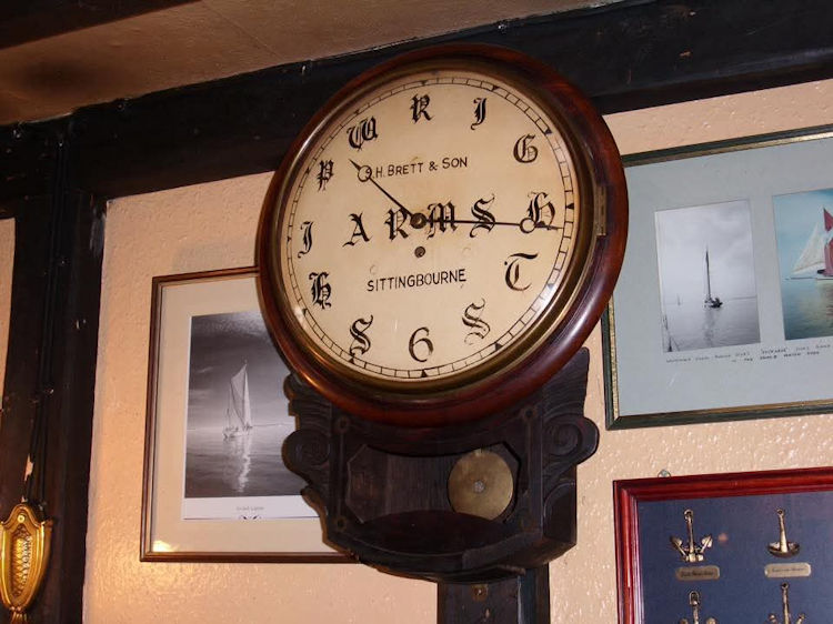 Shipwright's Arms clock