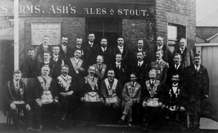 Pearsons Arms group photo 1912