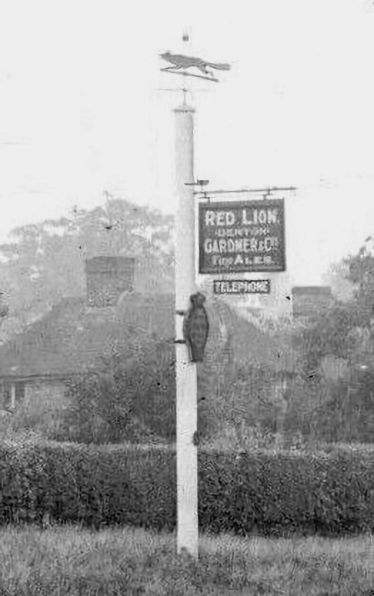 Red Lion sign 1926