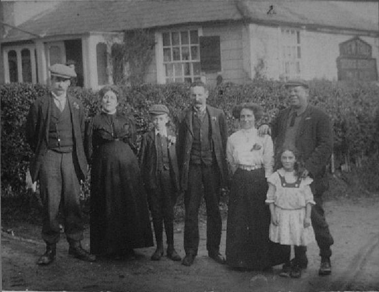 Yew Tree family per 1923