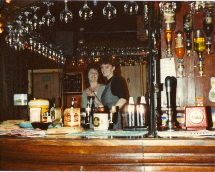 Lord Warden bar maids 1980s